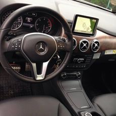Mercedes E-Klasse weiß
